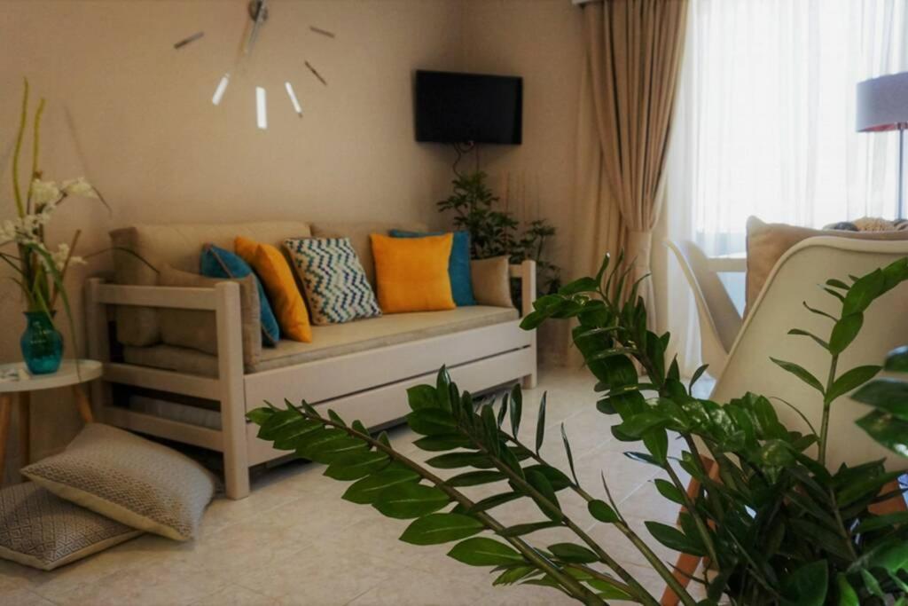 Remvi Deluxe Apartment 202 With Sea View 卡尔帕索斯 外观 照片
